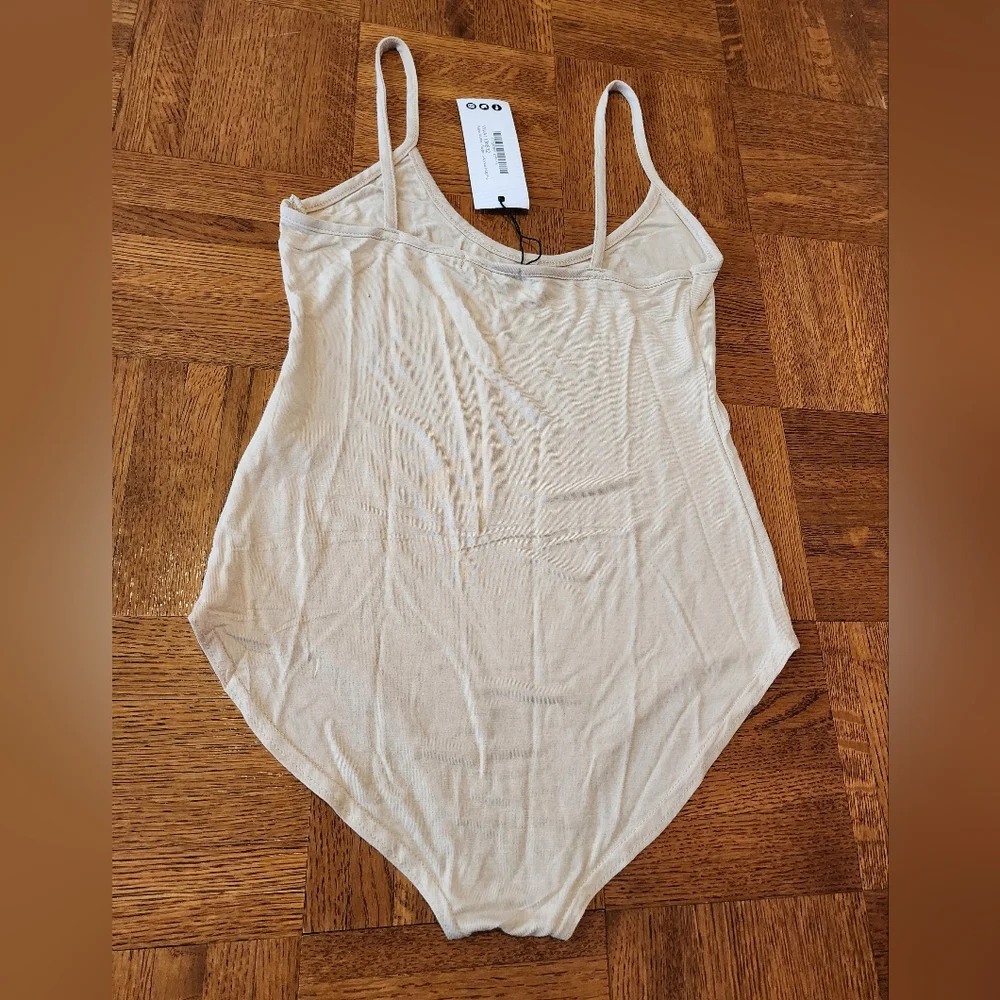 Nude WOMAN Bodysuit Size 2 - Picture 6 of 6